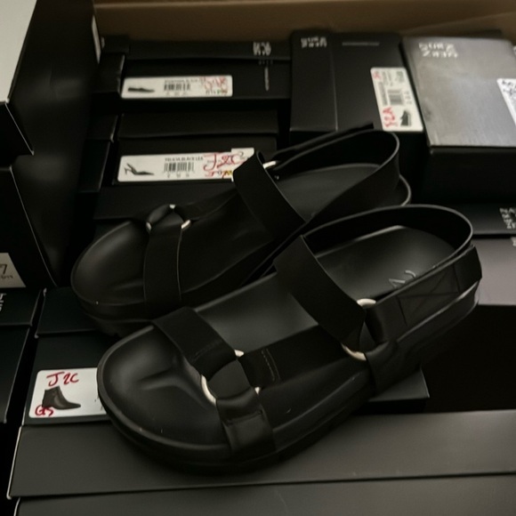 27 Edit Naturalizer Tala Women's Black Sandal - Picture 6 of 6